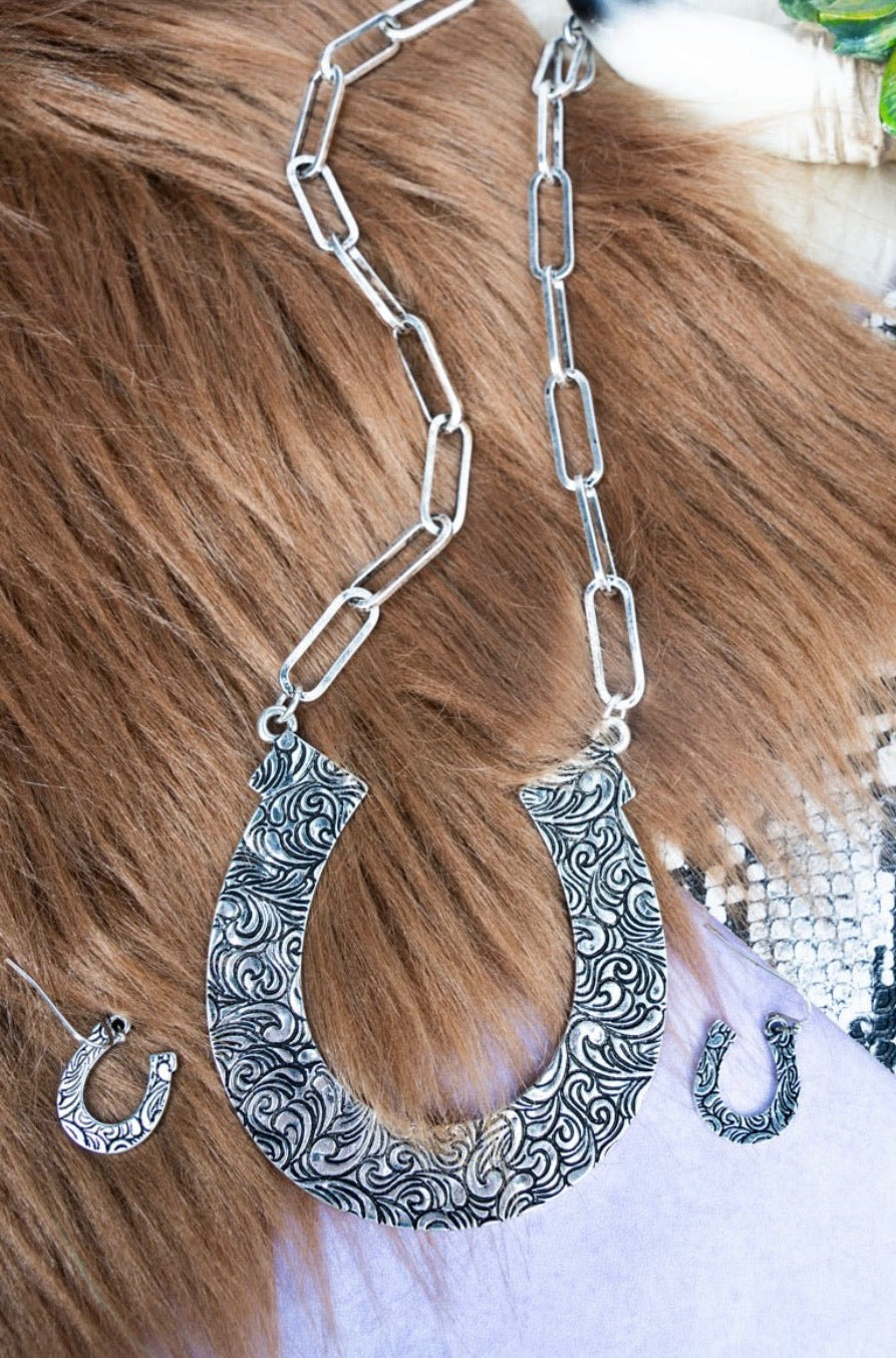 Wild & Lucky necklace