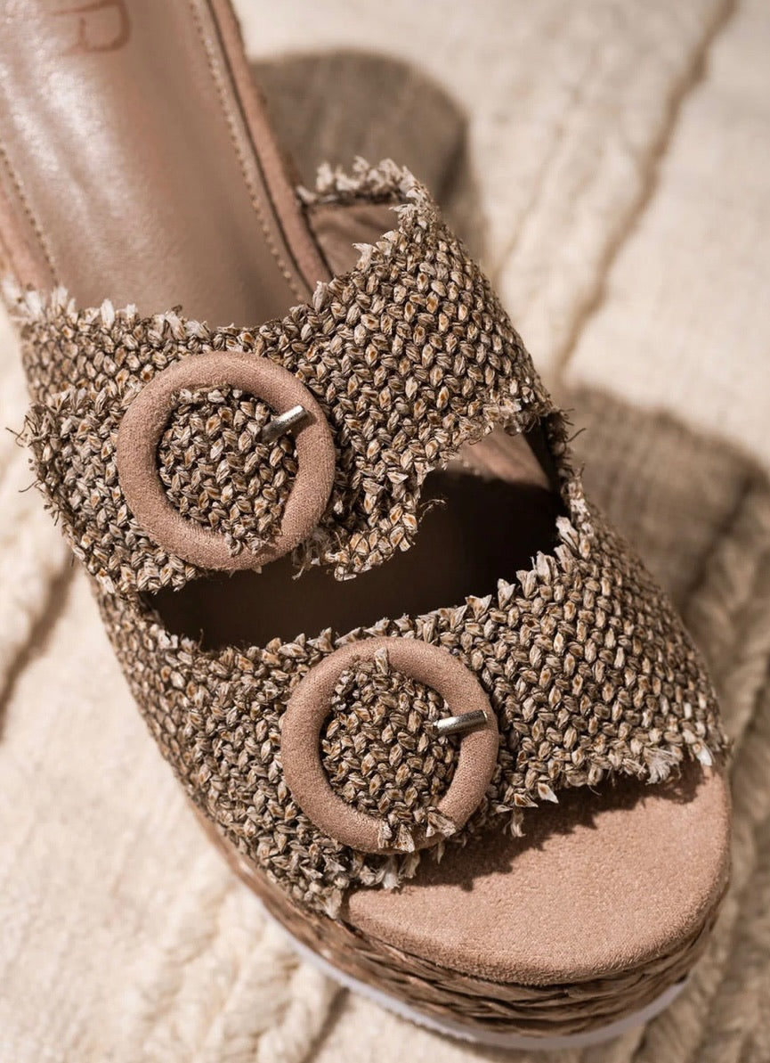 Eriwen Buckle wedges