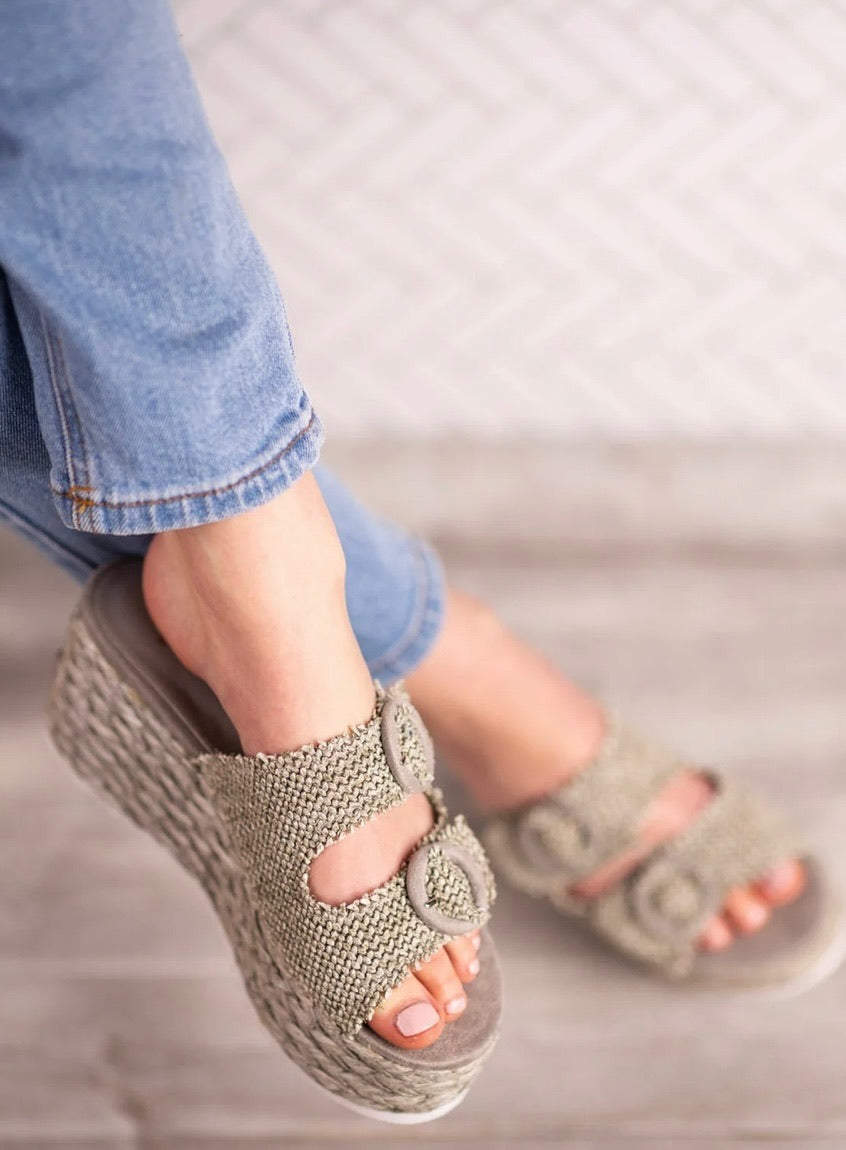 Eriwen Buckle wedges