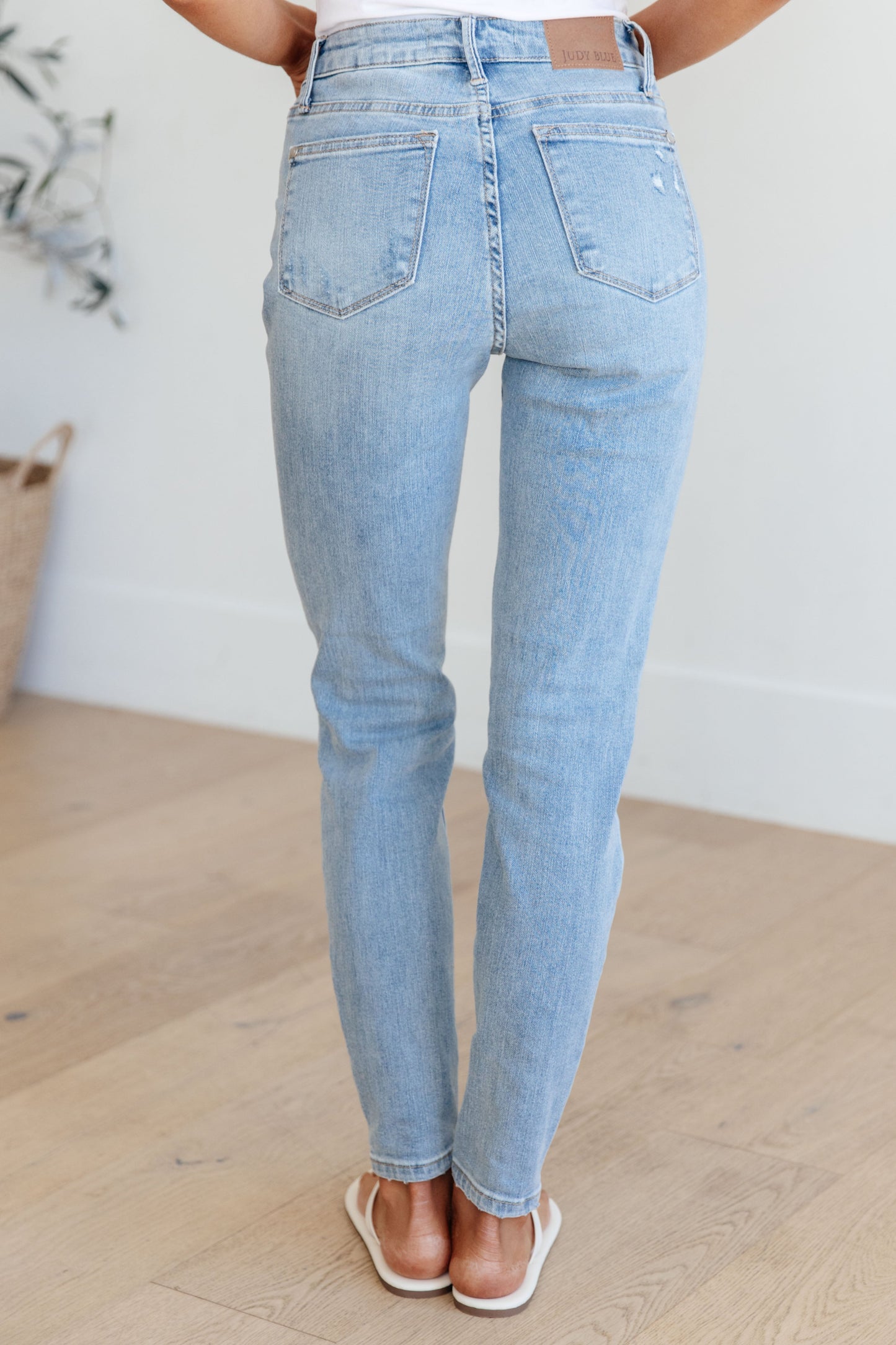 Judy Blue Eloise Mid Rise jeans