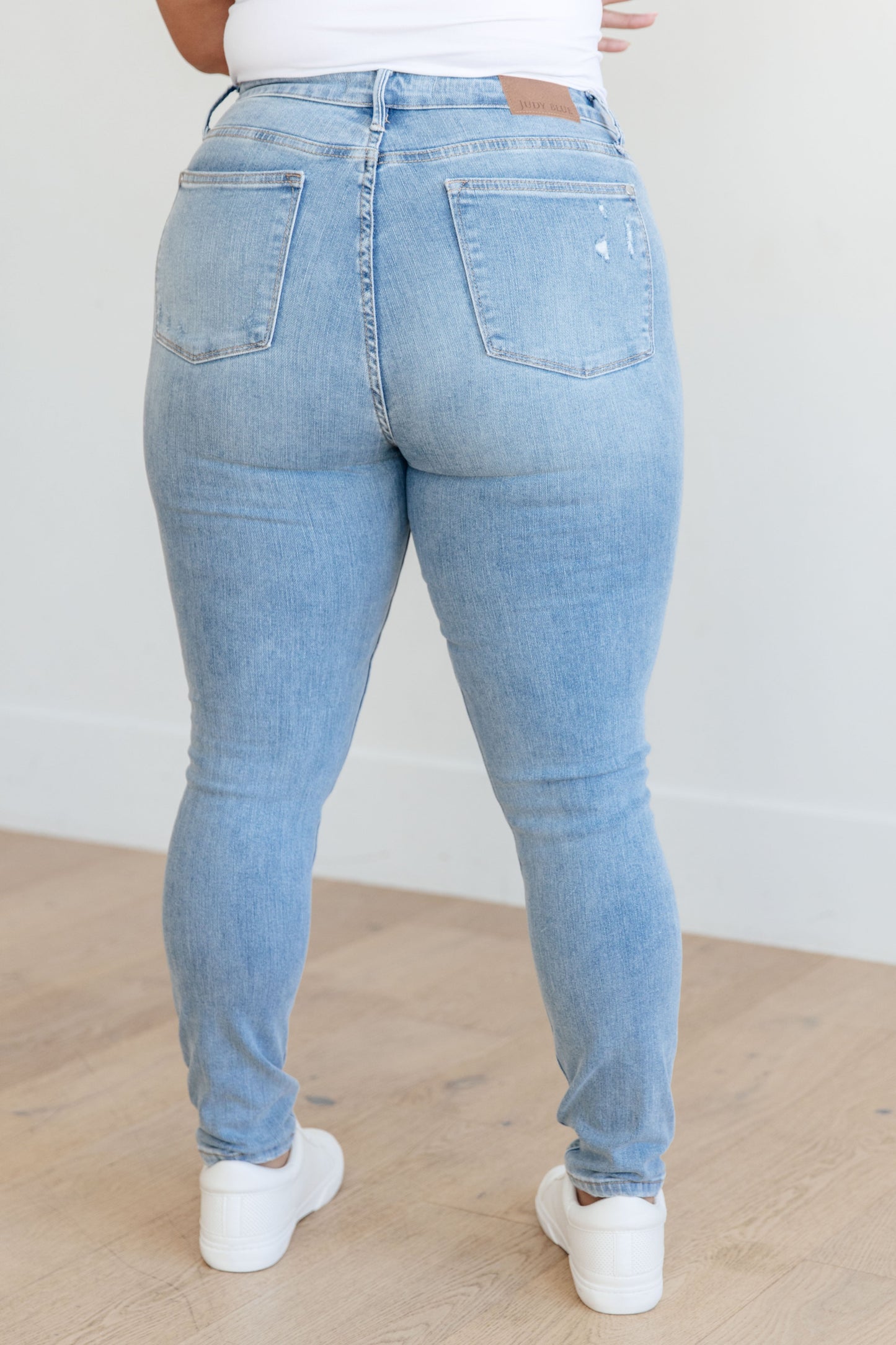 Judy Blue Eloise Mid Rise jeans