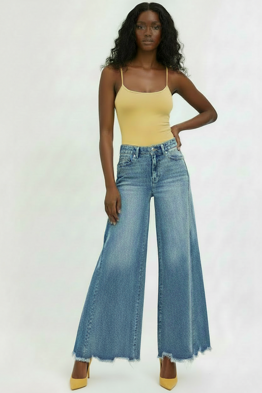 Risen Wide Ankle jeans